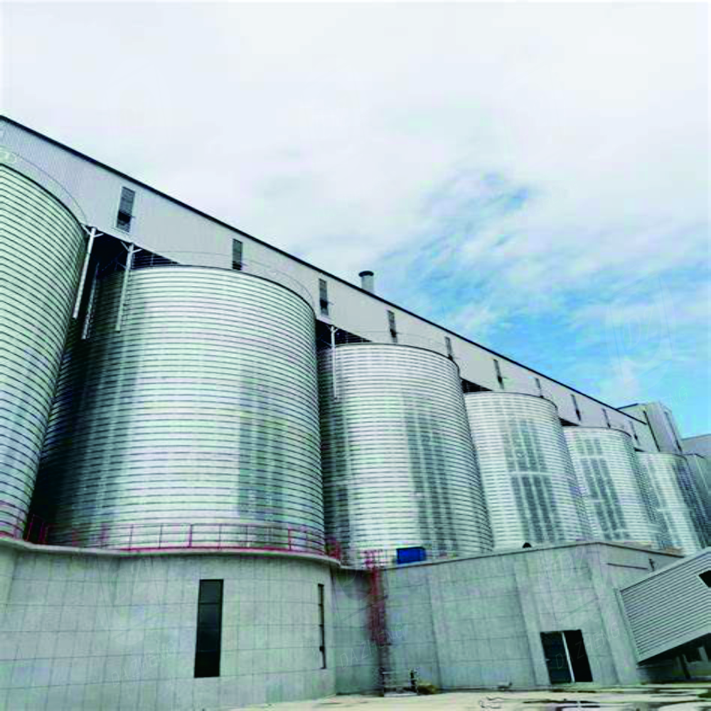 Feed silos for the food processing industry