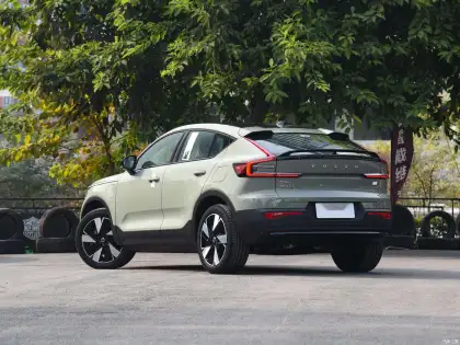 New Energy 4WD High-Performance Volvo XC40 Electric SUV in Stock