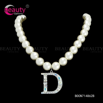 Fashion Elegant Pearl Necklace Jewelry with Letter Pendant