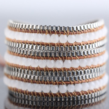 Preiswertes kundenspezifisches Leder der Großhandelsalibaba preiswertes kundenspezifisches Leder um Perlenwickelarmband für Frauen
