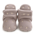 Inverno quente recém -nascido Sapatos de sola macia botas de bebê