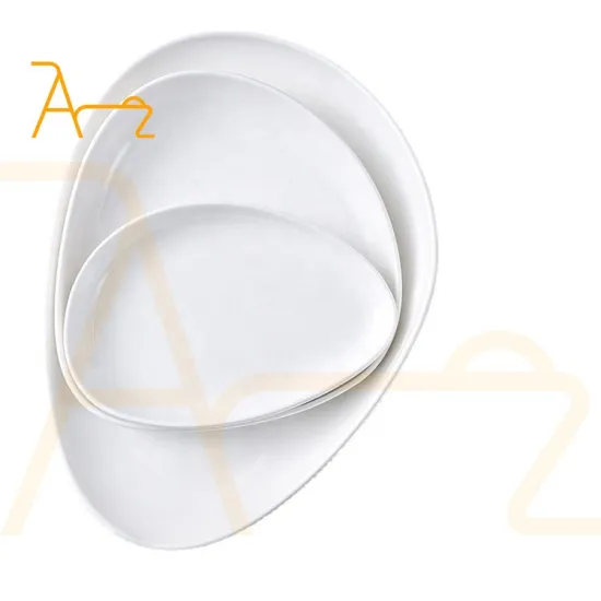 Custom Heart-Shaped White Porcelain Dinner Plates: Elegant Tableware for Weddings and Modern Restaurants