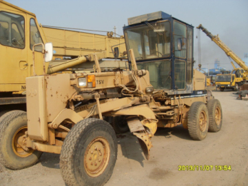 Used KOMATSU GD405A-2 Grader