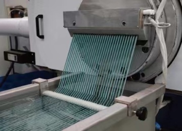 Strand cutting recycling pelletizing line
