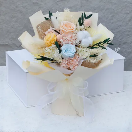 Wholesale Valentine's Day Natural Purple Preserved Rose Bouquet Gift Box