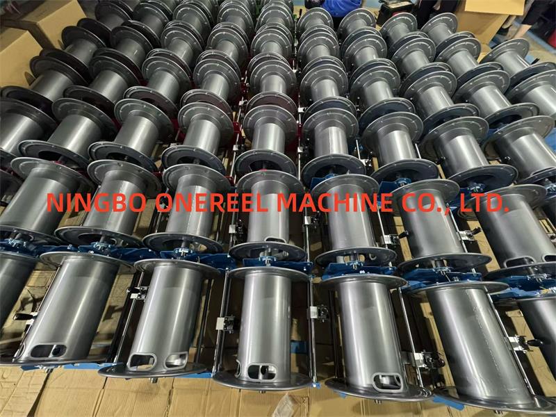 Hose Reel with Guide Roller (2)