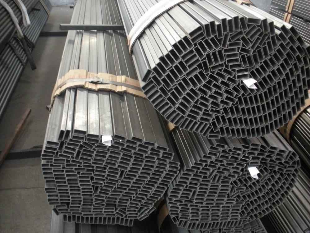 E195 welded rectangular steel tube