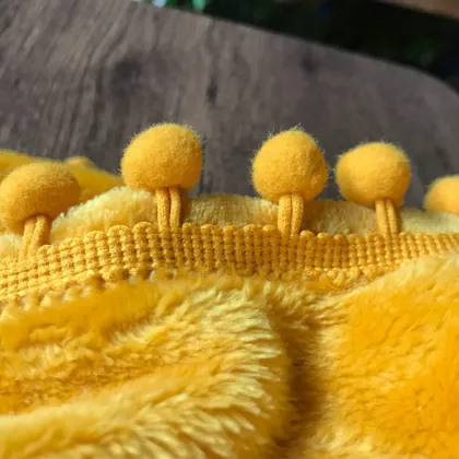 Amazon Popular Pompom Blanket Soft Warm Flannel Coral Fleece Gift Throw Blanket with Pompom Fringe