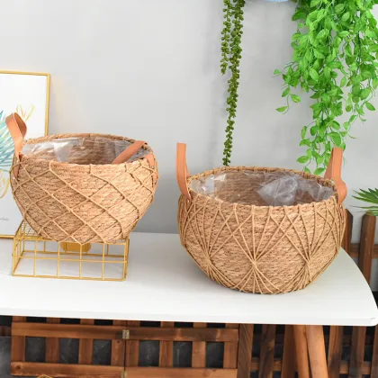 Stylish Grass Woven Flower Pots and Baskets for Balcony Gardens
