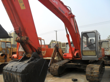 HITACHI EX220 EXCAVATOR
