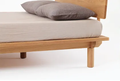 Bedroom Furniture Flat Back Solid Wood Bed