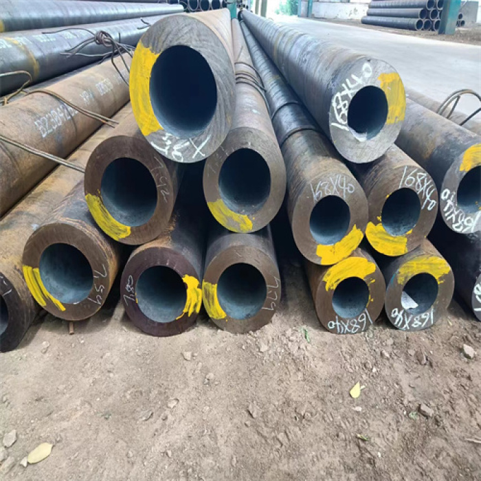 ASTM A106 أنبوب فولاذي ساخرة من الكربون الساخن