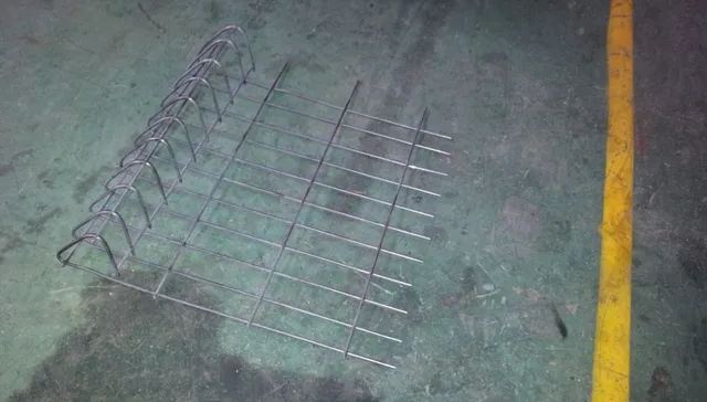 Półautomatyczna hydrauliczna maszyna do gięcia siatki zbrojeniowej Giętarka do siatki drucianej