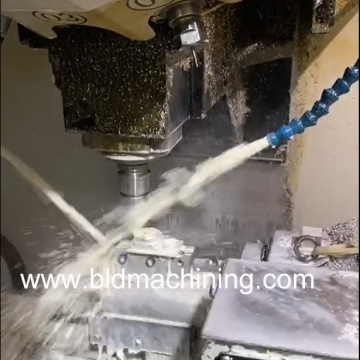 CNC 4 Ais Milling Páirteanna Fréamhshamhla Alúmanaim