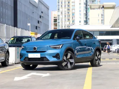 New Energy 4WD High-Performance Volvo XC40 Electric SUV in Stock