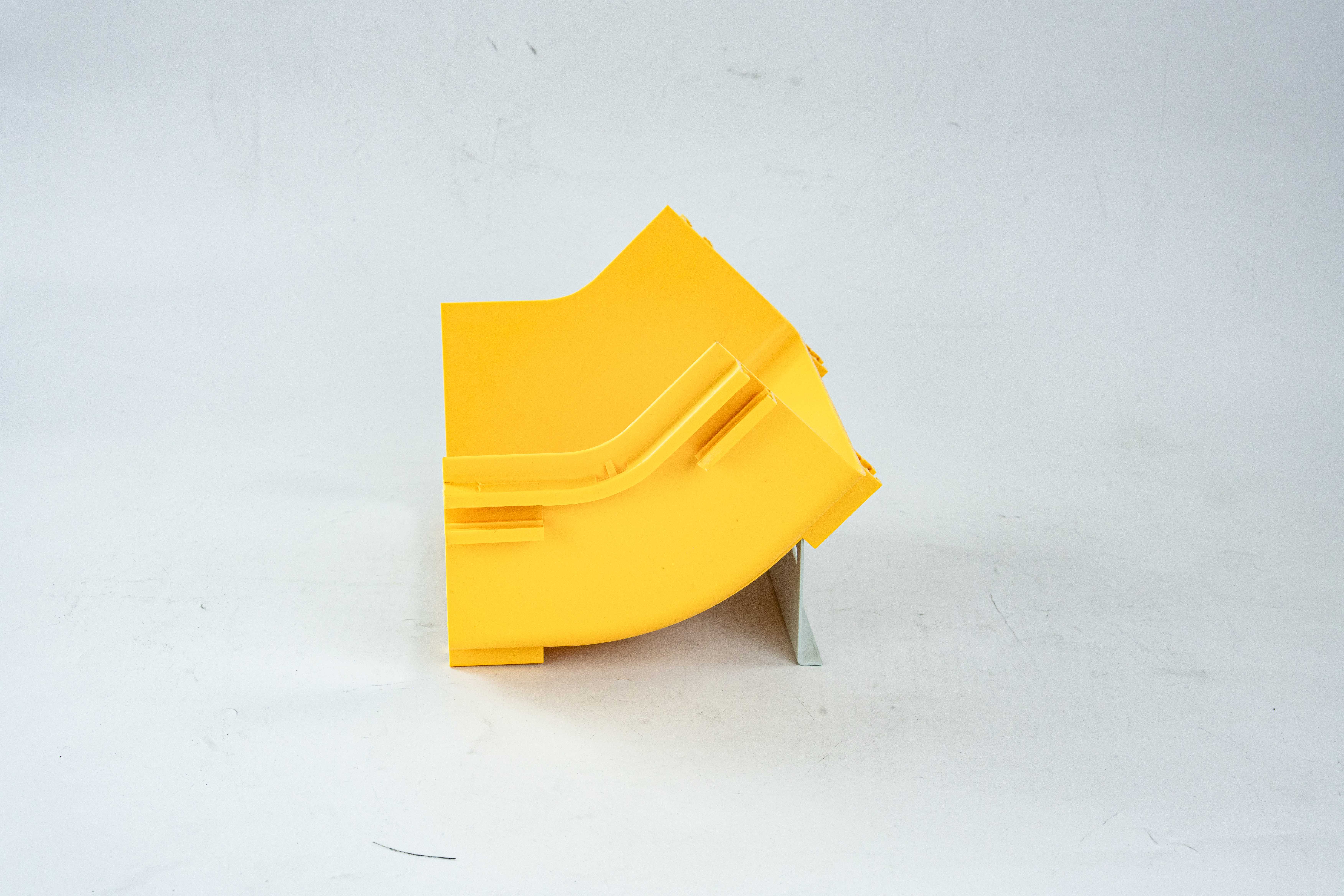 45 degree upward bend of optical fiber channel