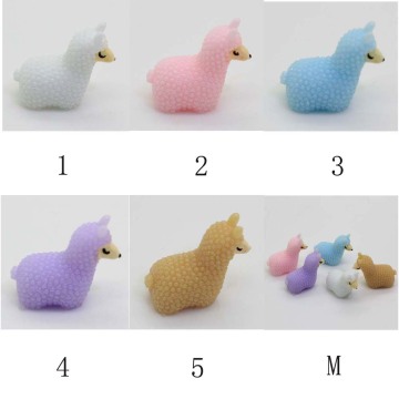 Bonita miniatura de animal para terrario Resina Figuras de alpaca para accesorio de joyería de jardín de hadas