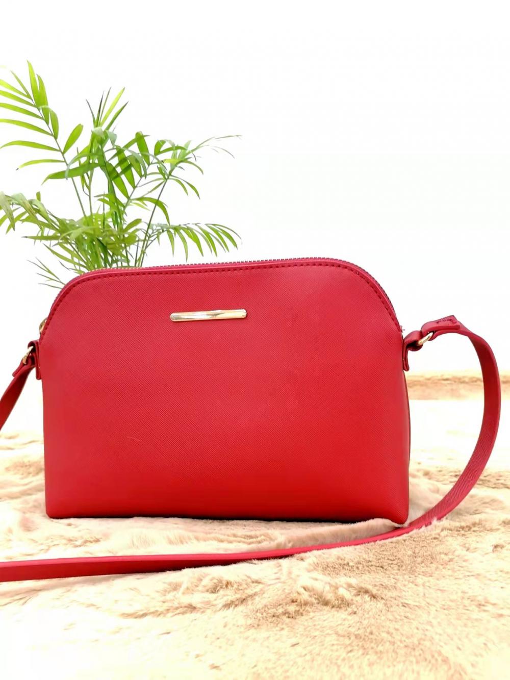 Entzückende Dome Crossbody-Geldbörse