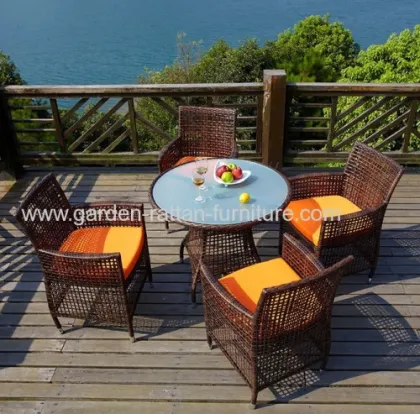 Outdoor Garden Wicker Dining Set Round Tale 4 Chairs 