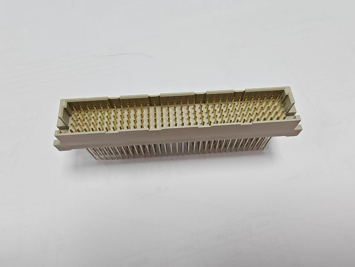 DMS-XXXX-504 DIN41612 Straight plug typeE sol