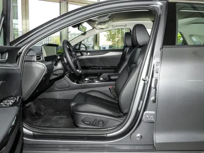 2025 KlA K5 1.5T Gasoline vehicle