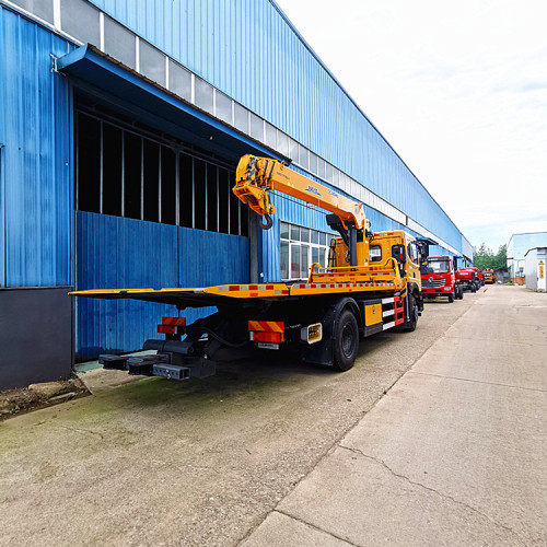 Dongfeng 8 -тонный боевой грузовик с краном