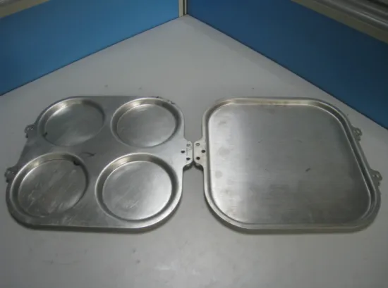 die forming mould for cake; stamping; utensils; cookware; kitchen