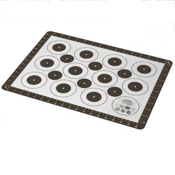 Silicone pastry mat with measurements