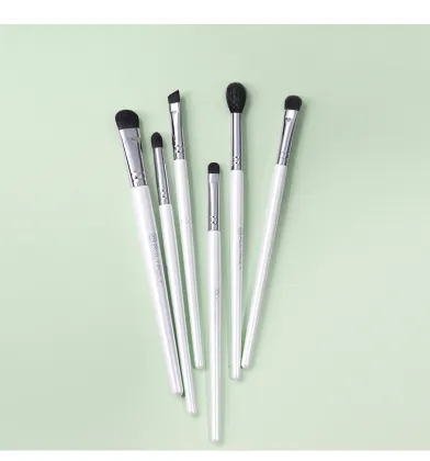 Blending brush eye makeup brush