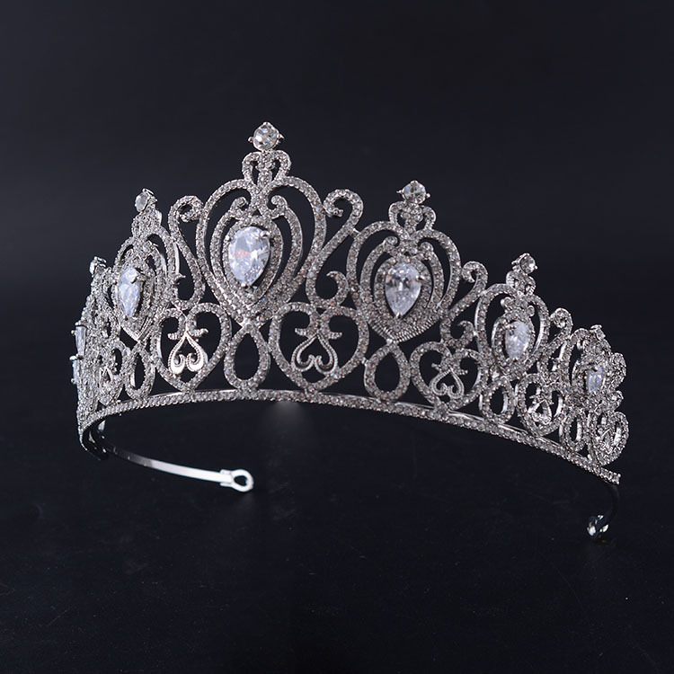 Multiple Peach Heart Diamond Alloy Crown Queen