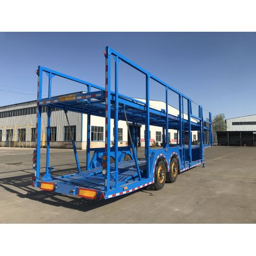 Небольшой транспортный автомобильный прицеп