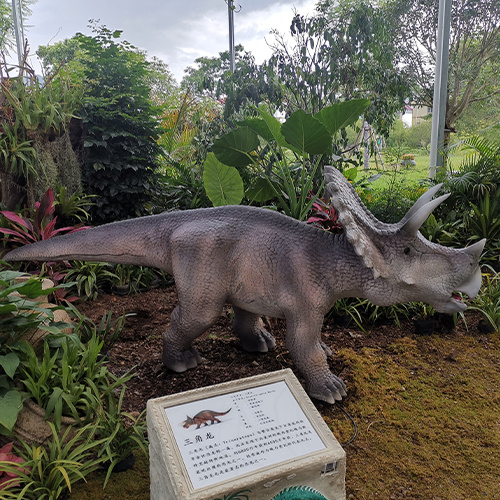 Large Dinosaur Garden Ornament Triceratops Statue