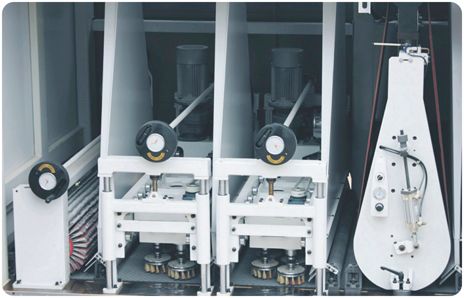 Cabinet door sanding manufacturing equipment