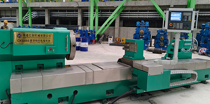 Máy tiện lăn CNC