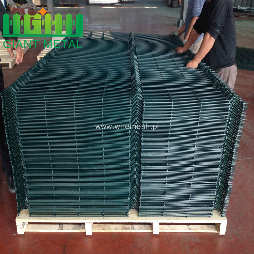 Green Color Welded Triangle Bend folding Fencing