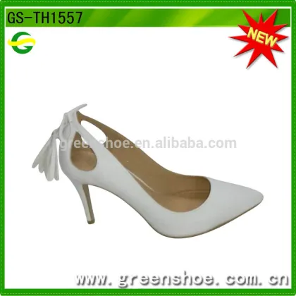 lady bridal wedding shoes