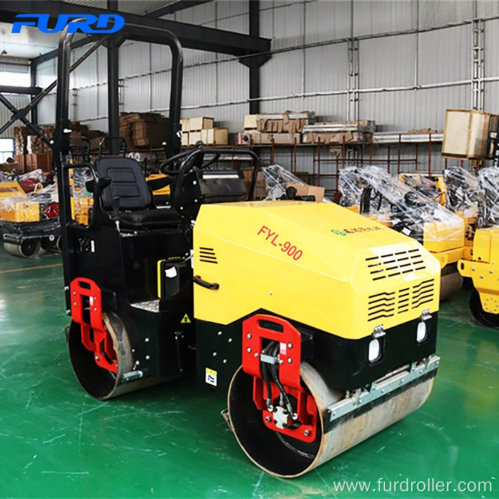 1.5ton Small Ride-on Vibrating Roller for Sale