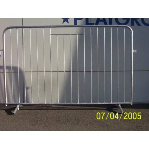 crowd control barriers buy