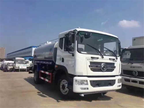 Dongfeng Duolika 12-14 ton sprutbil