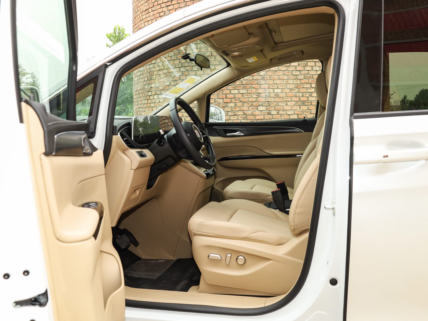 for Premium Travel and a Mobile Living Room