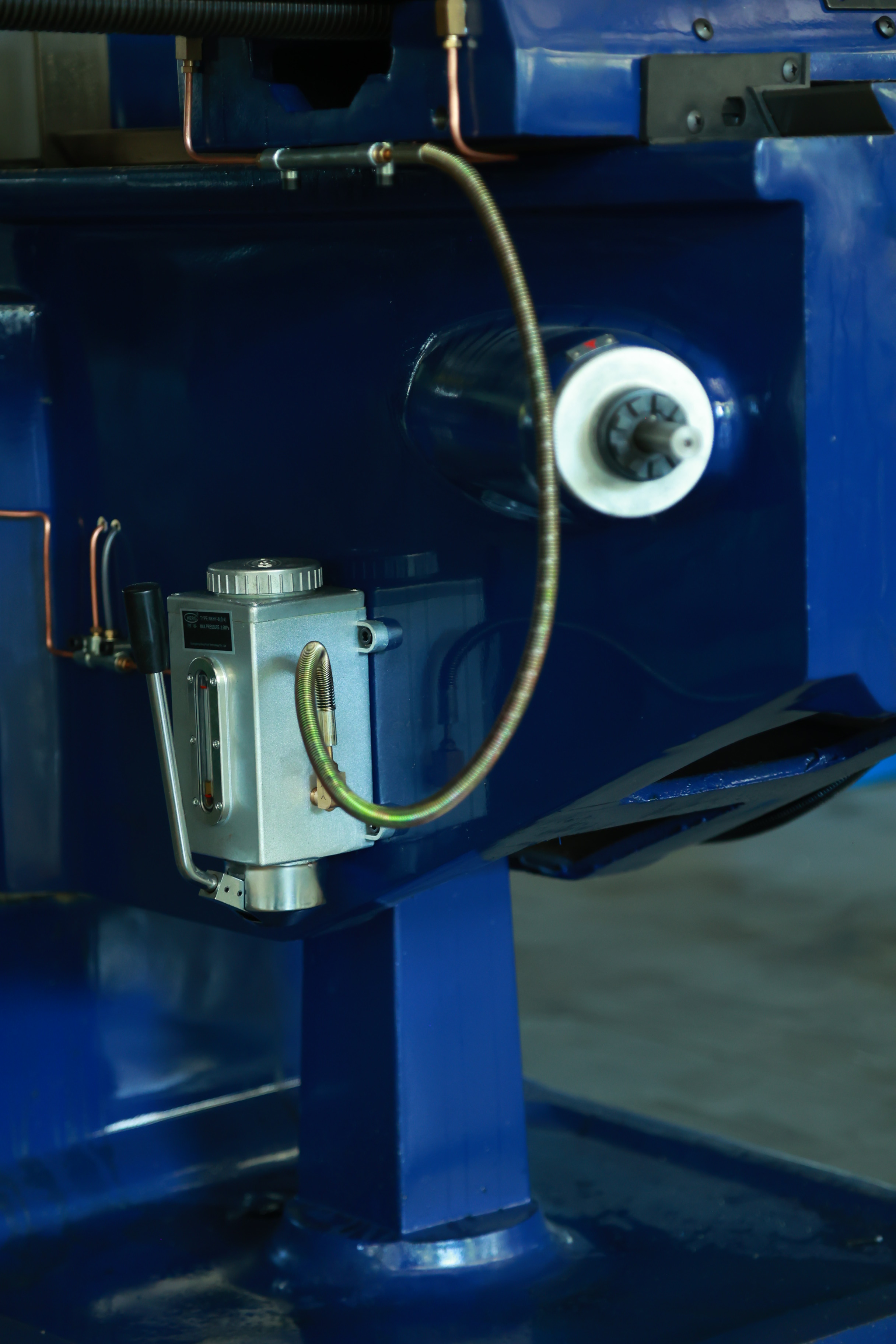 Universal Vertical Milling Machine