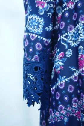 Women's casual coat with lace in sleeve open