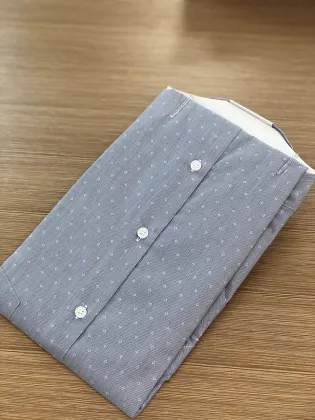 Exquisite men's stand-up collar shirt