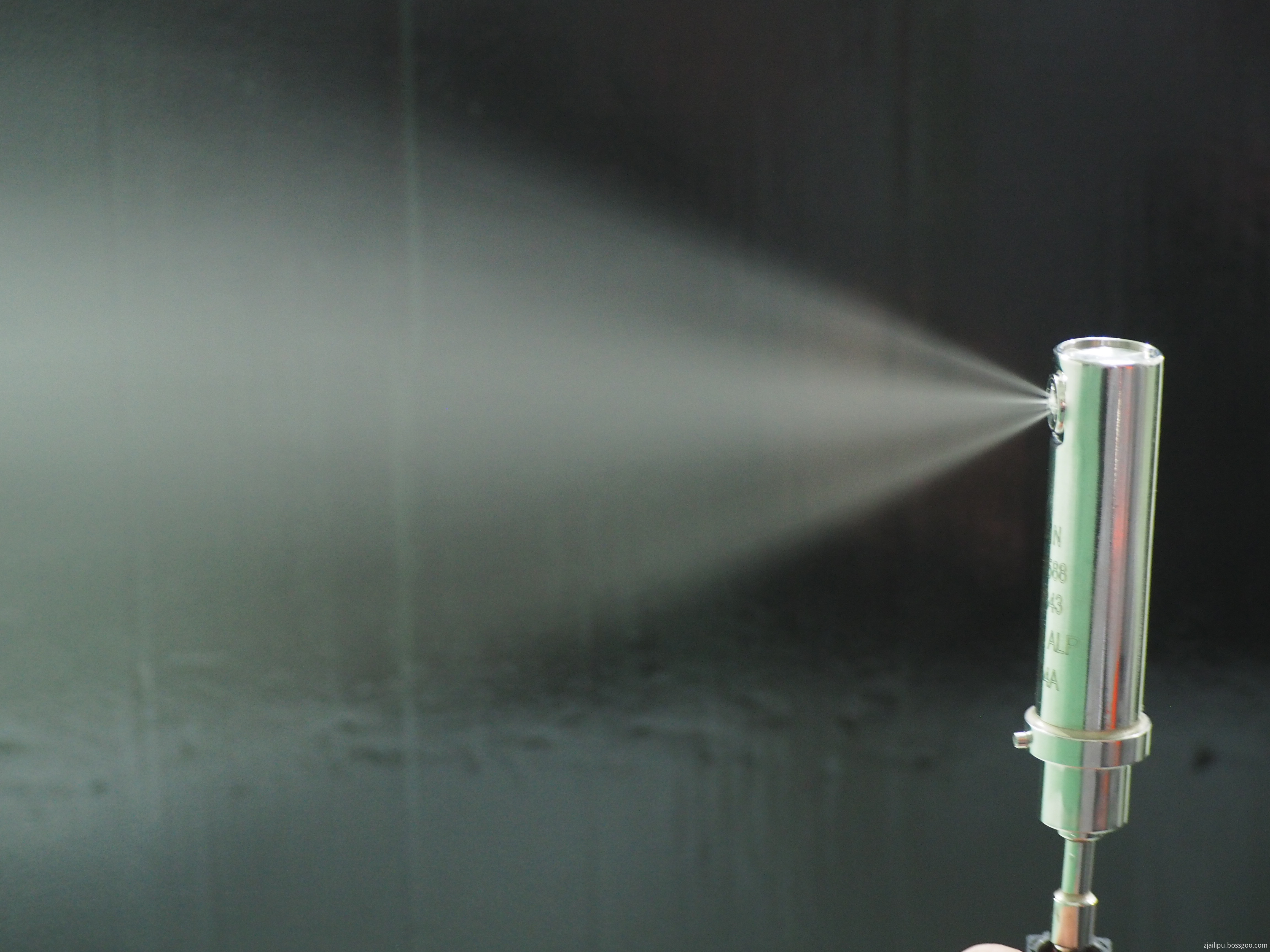 Injection nozzle spray