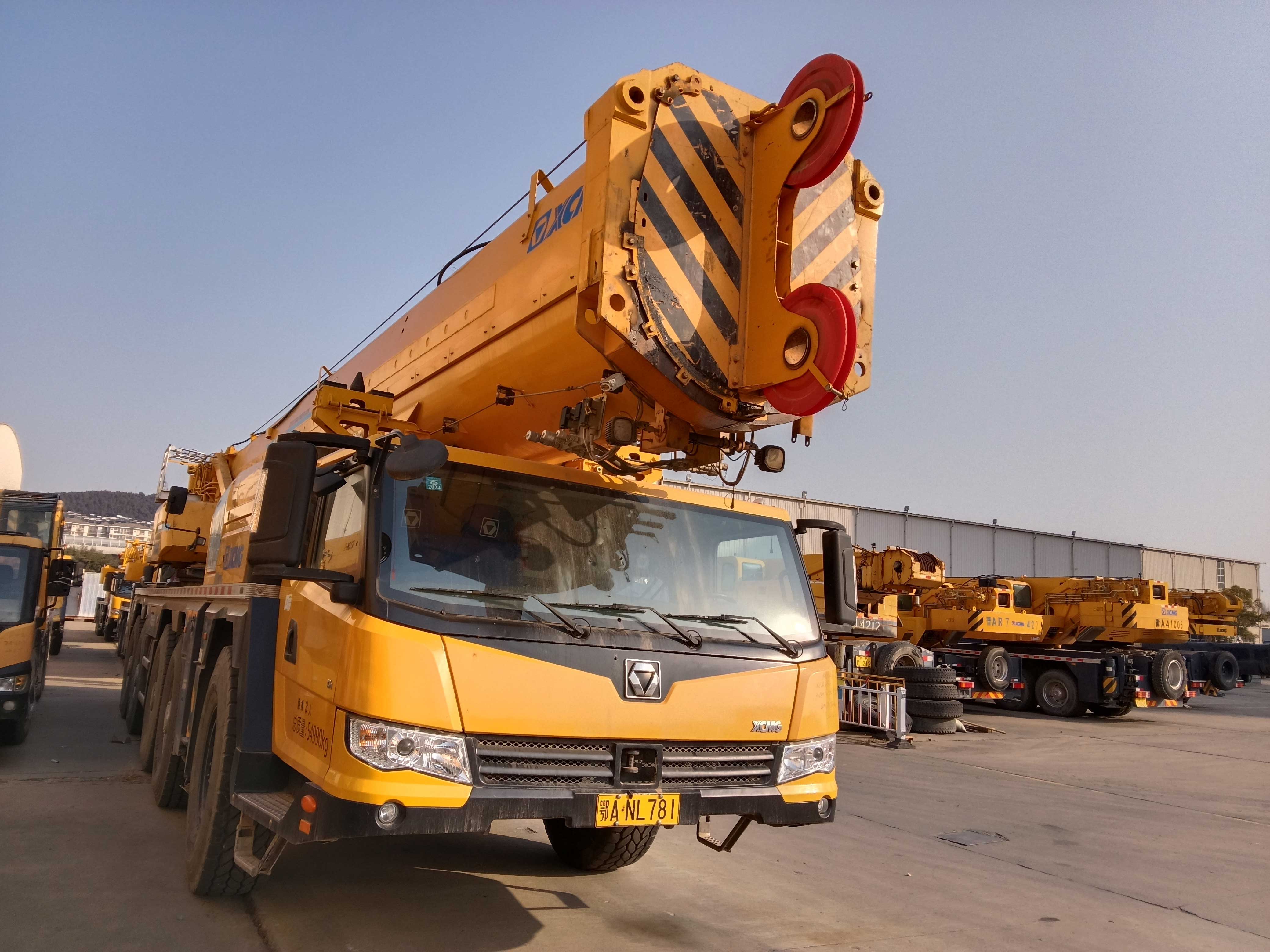 xca260-crane-is-with-a-50-meter-boom