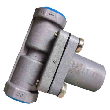 Parts and Accessories for Dongfeng EQ2082 and EQ2081E Off-road Vehicles: Single Circuit Valve, Part Number 3515D5-010