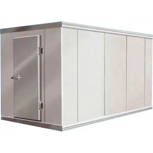 Sala de almacenamiento en frío con unidad de refrigeración.