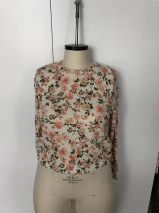 Rowan round neck with small floral long sleeves