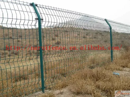 High quality pvc coated low price diamond wire mesh fence