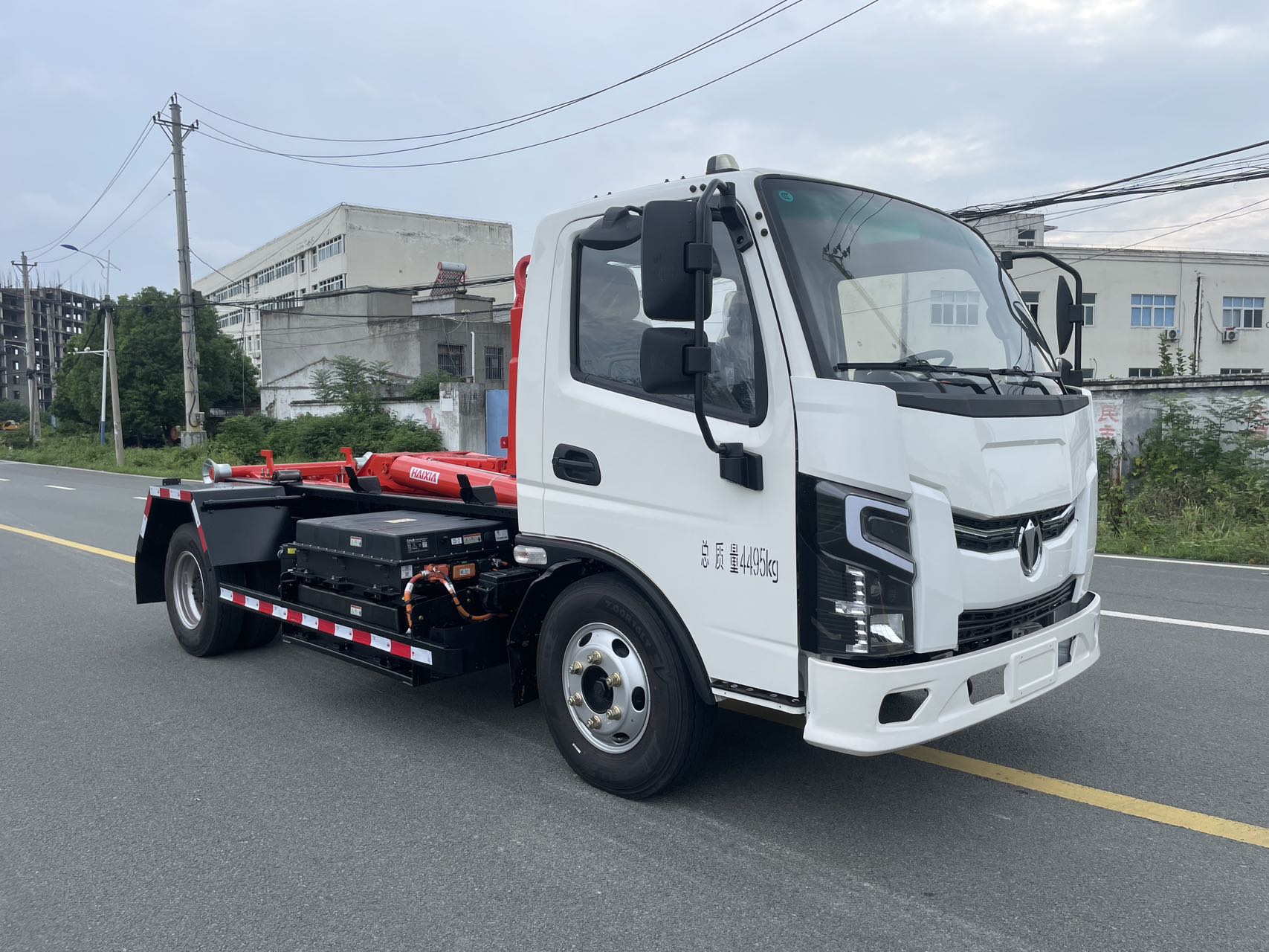 Electric garbage truck range and charging time